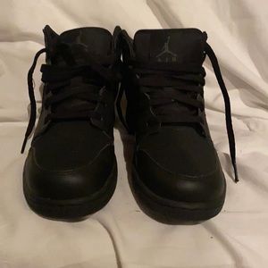 Never worn, black Jordan air youth size 6, black